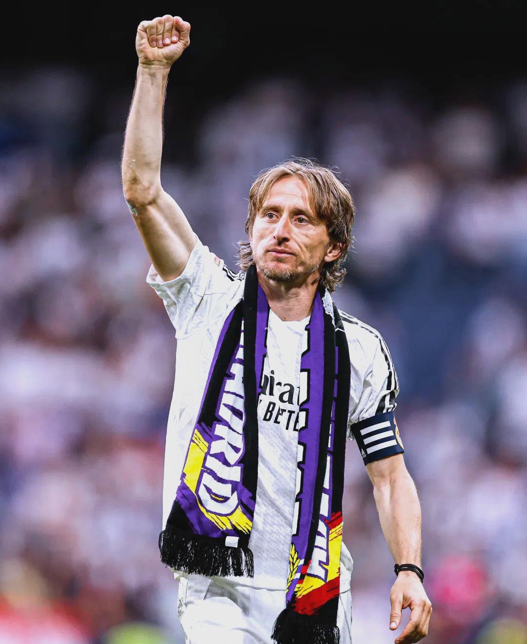 欧文突破防守助攻制胜