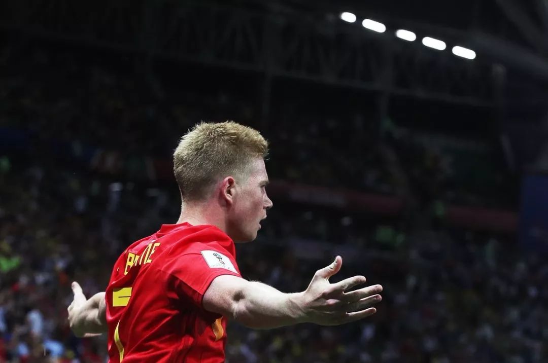 足球国足新星连续两轮破门，迅速走红